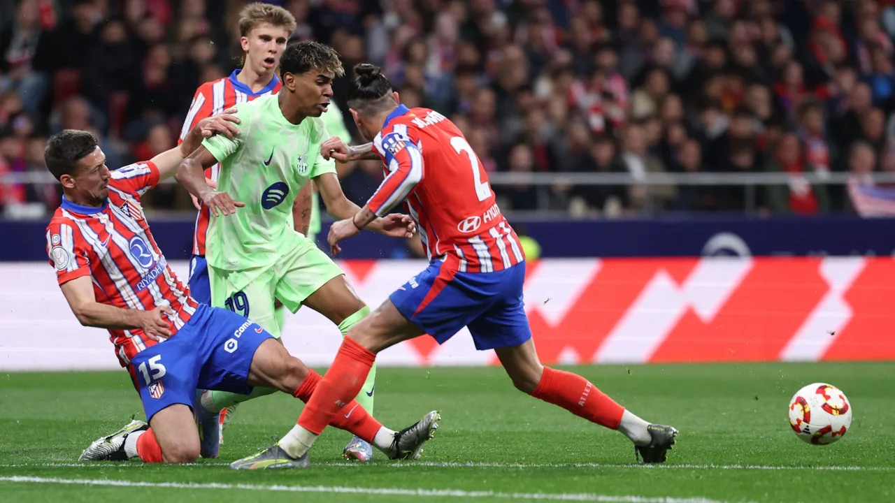 بث مباشر.. القنوات الناقلة لمباراة برشلونة وأتلتيكو مدريد في ذهاب نصف نهائي كأس الملك